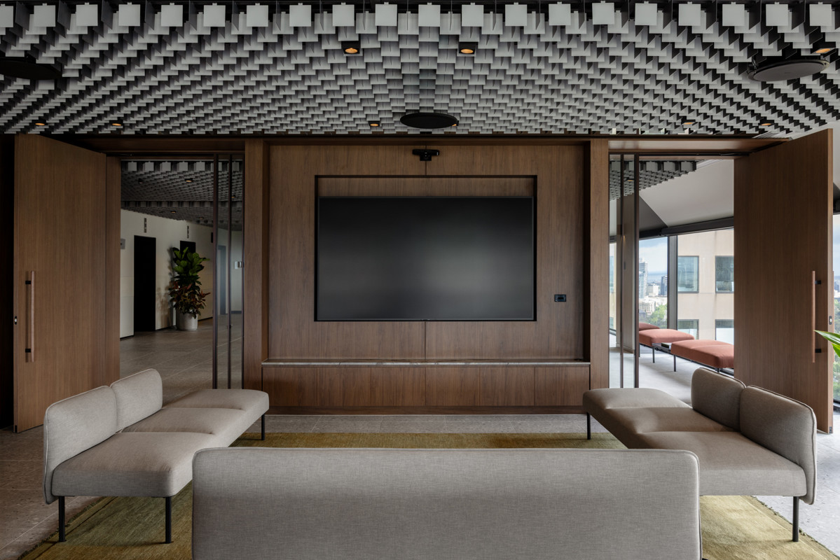 Rlb Bespoke Paddle Ceiling Aus Med 3 (1)