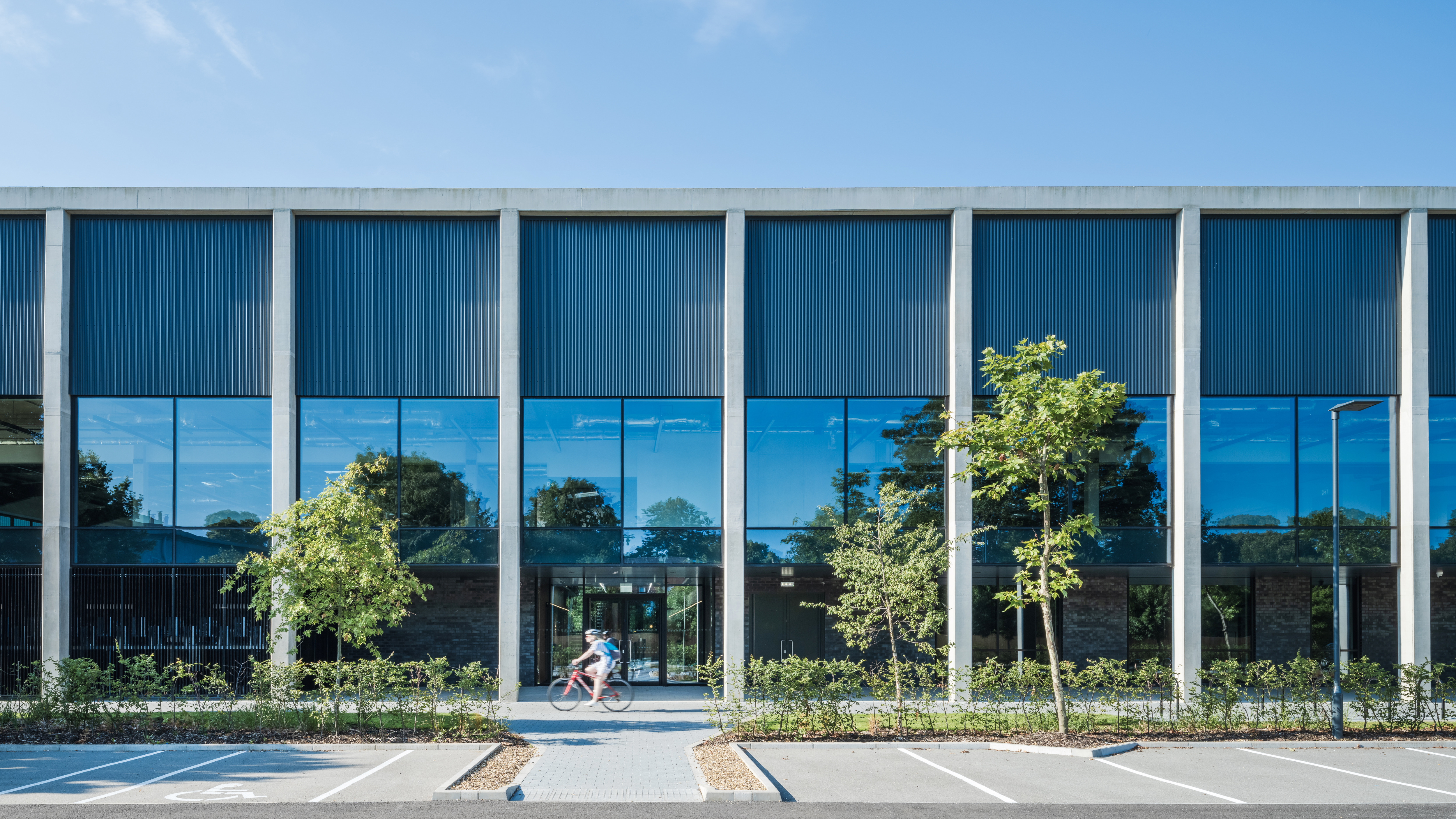 Mission Com Life Exterior Lrg