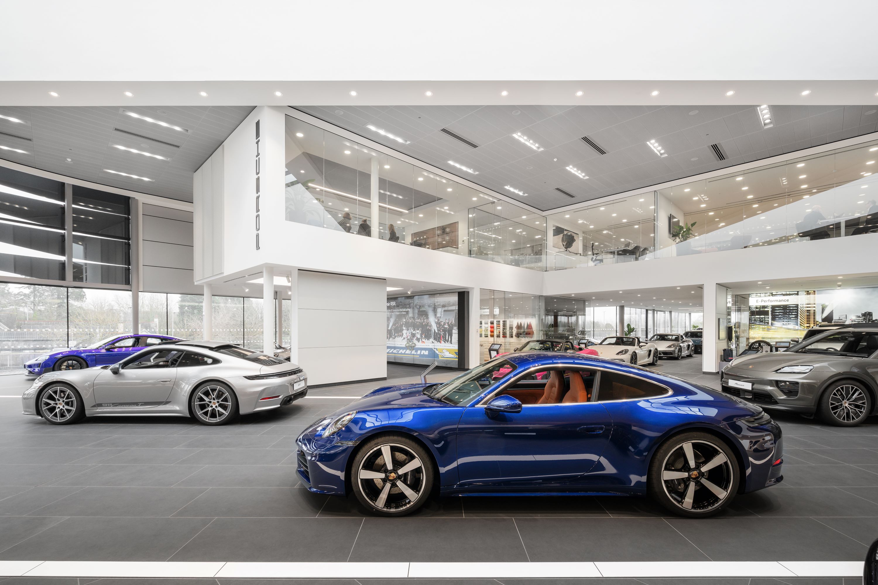 Porsche Newport Ret Medium (9)